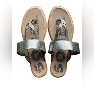 Sorel Women's Ella II Easy Flip Thong Flip-Flops Sandal in Ash and Gold size 11.
